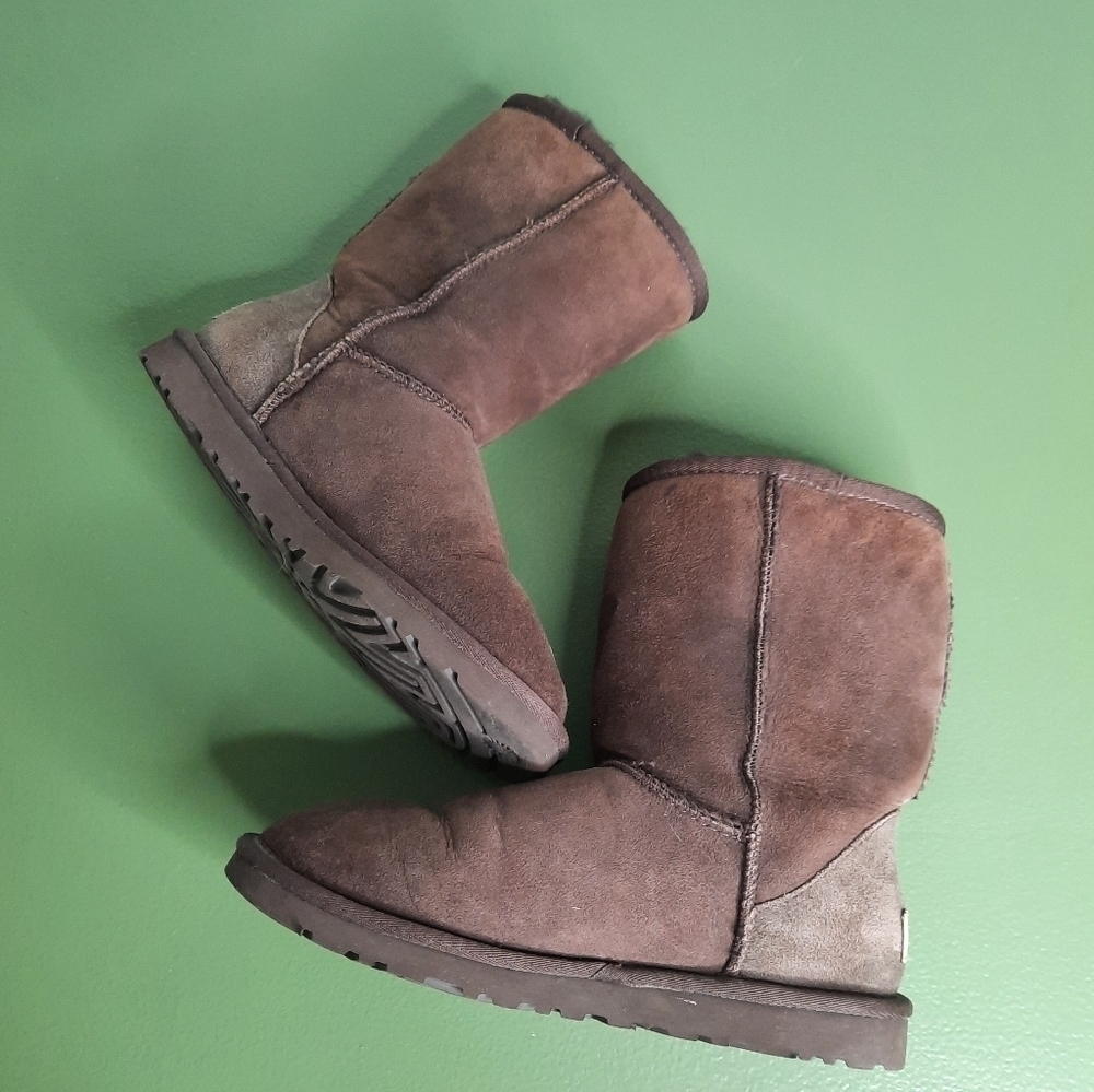Ugg Classic Brown Short Boots 6